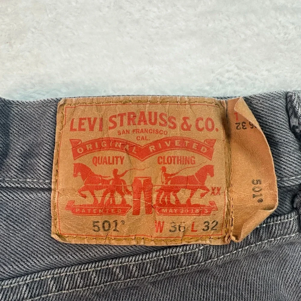 Levi's 501 Jeans Mens 36x32 Gray Bleach splattered‎ Straight Leg Button Original
